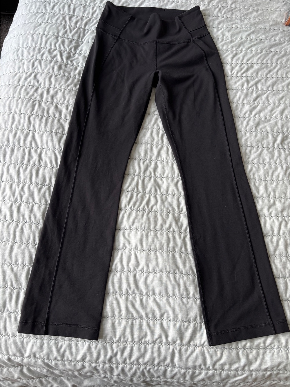 Lululemon Leggings in a True Black - Size 8
